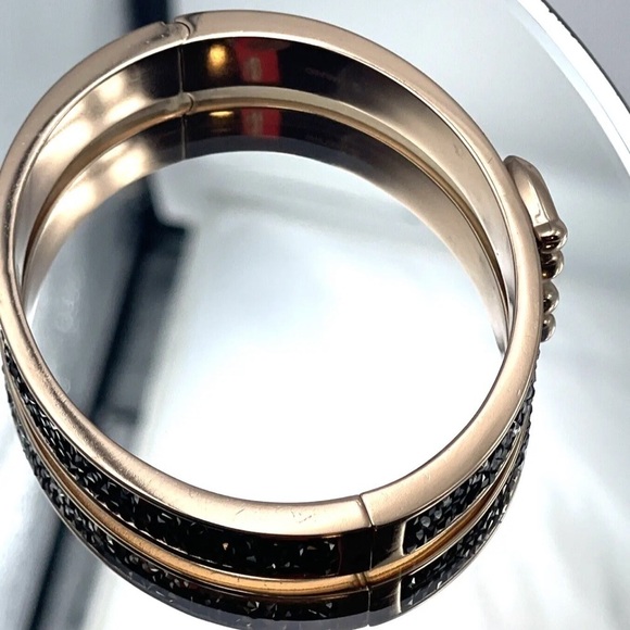 NIB COACH Logo Hinged Bangle Bracelet Rose Gold Tone Black Sprinkle Stone Druzy - Picture 10 of 12
